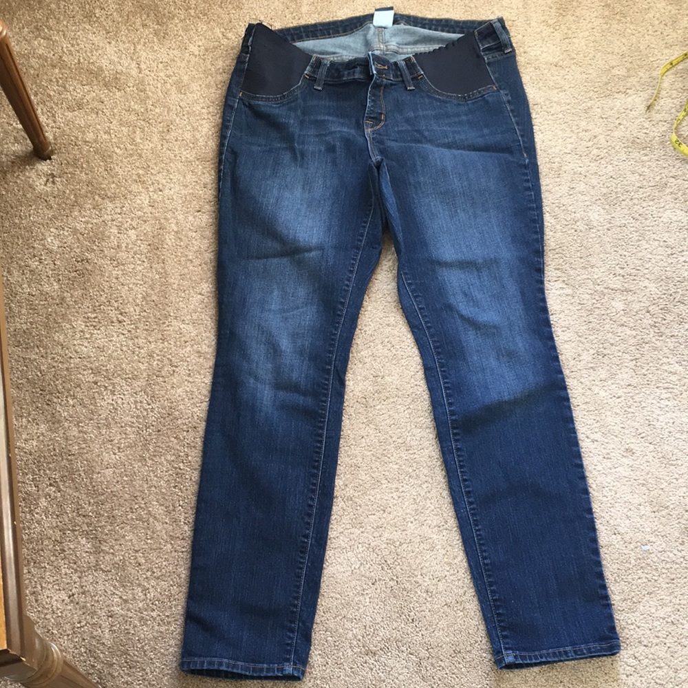 Old Navy maternity skinny jeans